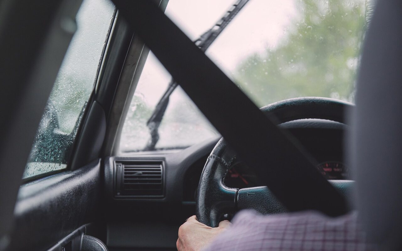 découvrez nos options d'assurance pour jeunes conducteurs adaptées à votre budget et à vos besoins. protège votre véhicule tout en bénéficiant de réductions exclusives et d'une couverture complète!