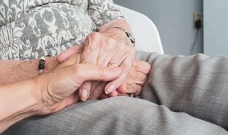 découvrez nos mutuelles seniors, spécialement conçues pour répondre aux besoins des personnes âgées. bénéficiez d'une couverture santé adaptée, d'un accompagnement personnalisé et de services uniques pour garantir votre sécurité et votre bien-être. rejoignez-nous pour une vie sereine et protégée.